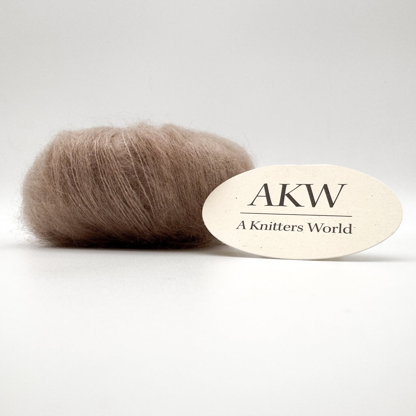 Mohair Sport garn i farven Warm Tan – Superkid Mohair og silke fra A Knitters World