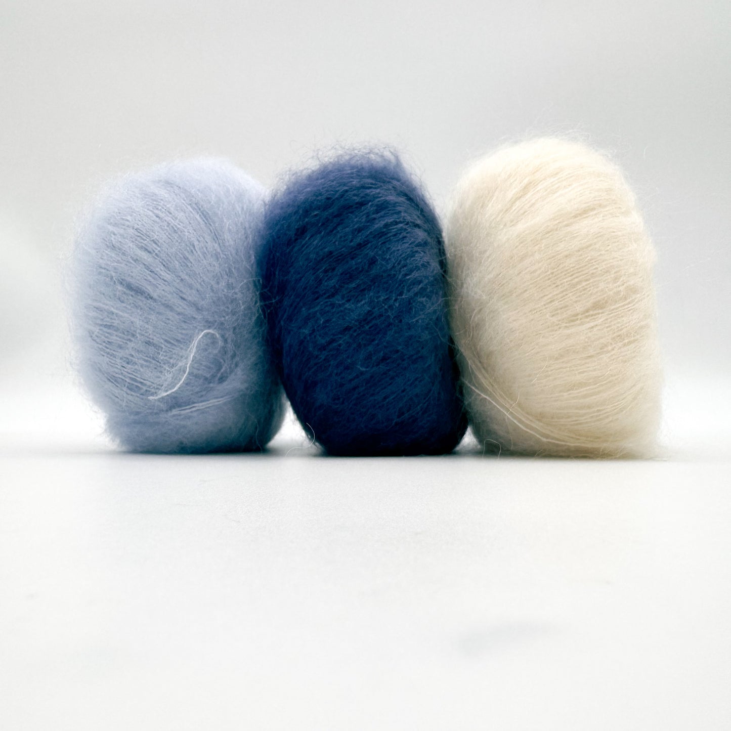 Mohair Sport garn i farven Baby Blue – Superkid Mohair og silke fra A Knitters World