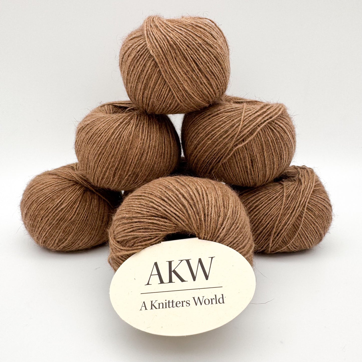 Possum garn i farven Camel – AKW Skala A luksusgarn med cashmere og mulberry silke
