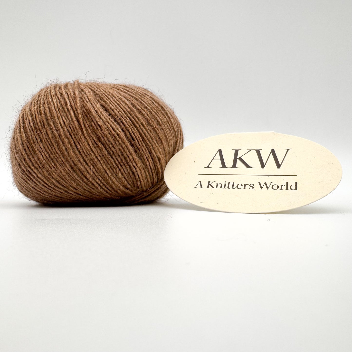 Possum garn i farven Camel – AKW Skala A luksusgarn med cashmere og mulberry silke