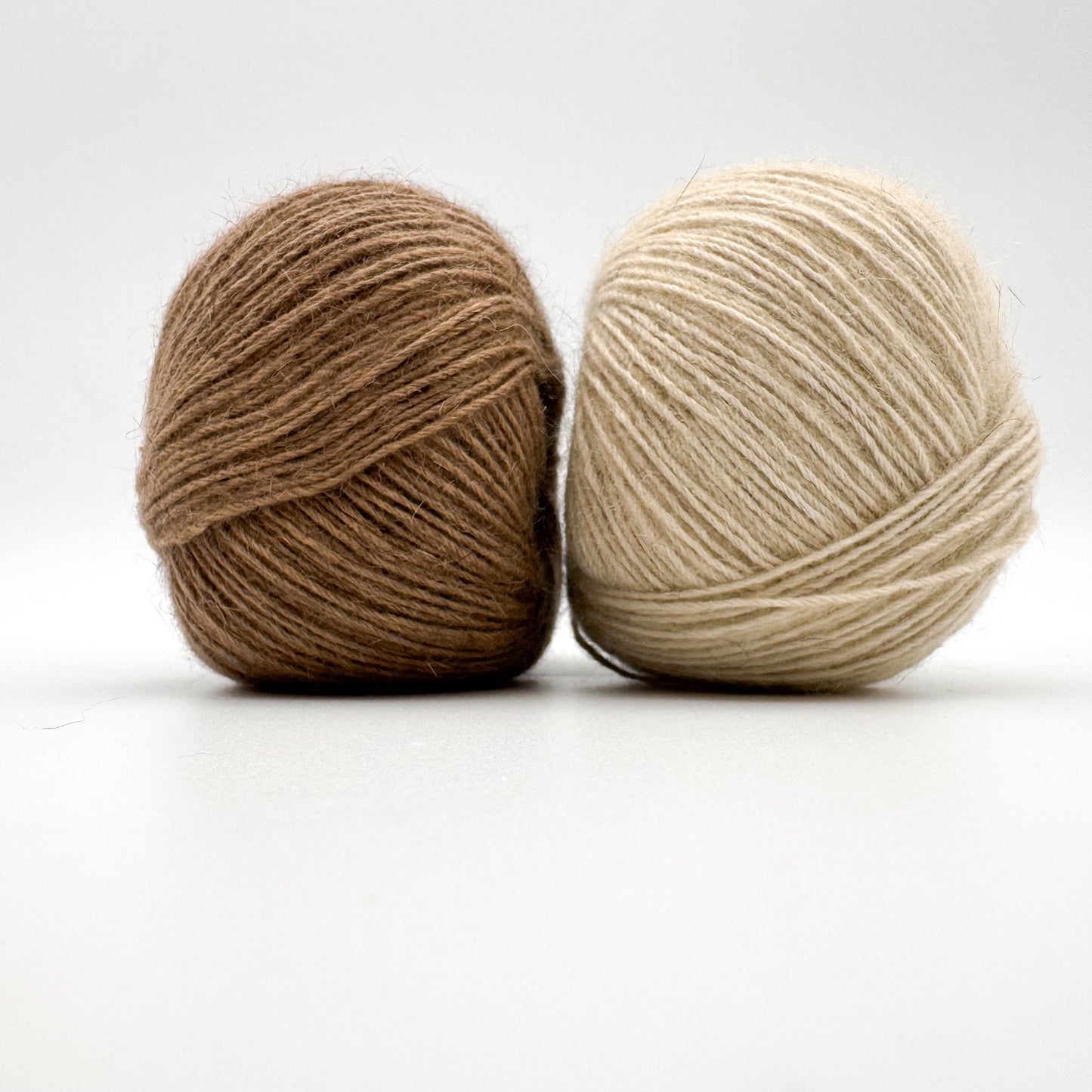 Possum garn i farven Camel – AKW Skala A luksusgarn med cashmere og mulberry silke