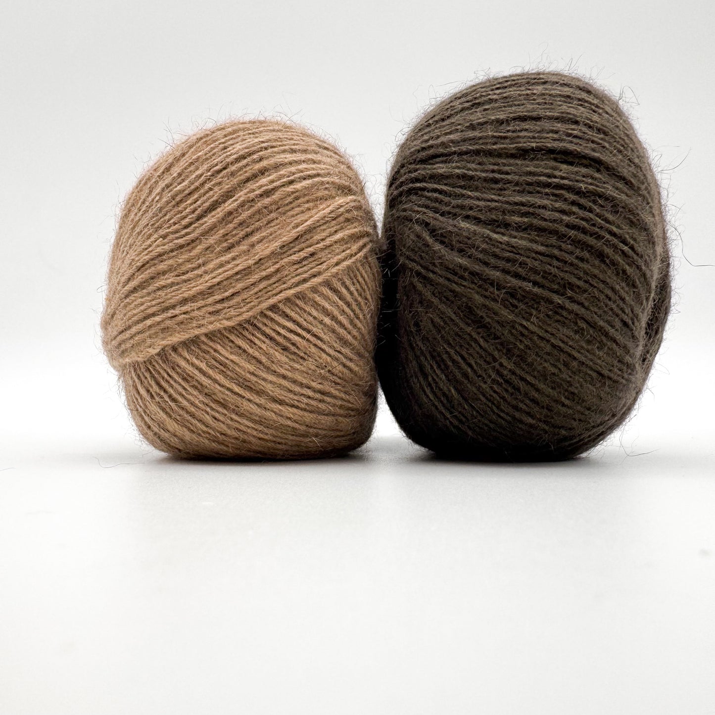Possum garn i farven Camel – AKW Skala A luksusgarn med cashmere og mulberry silke