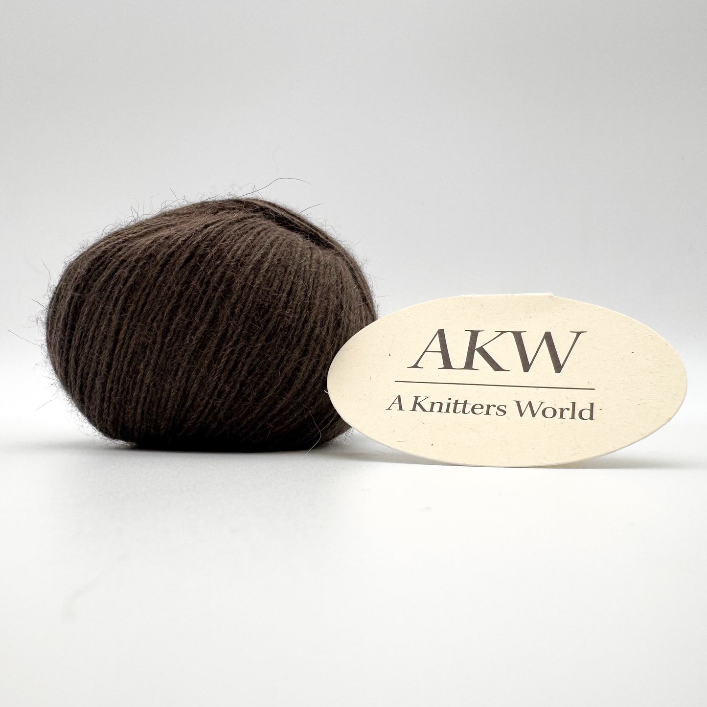 Possum garn i farven Coffee – AKW Skala A luksusgarn med cashmere og mulberry silke
