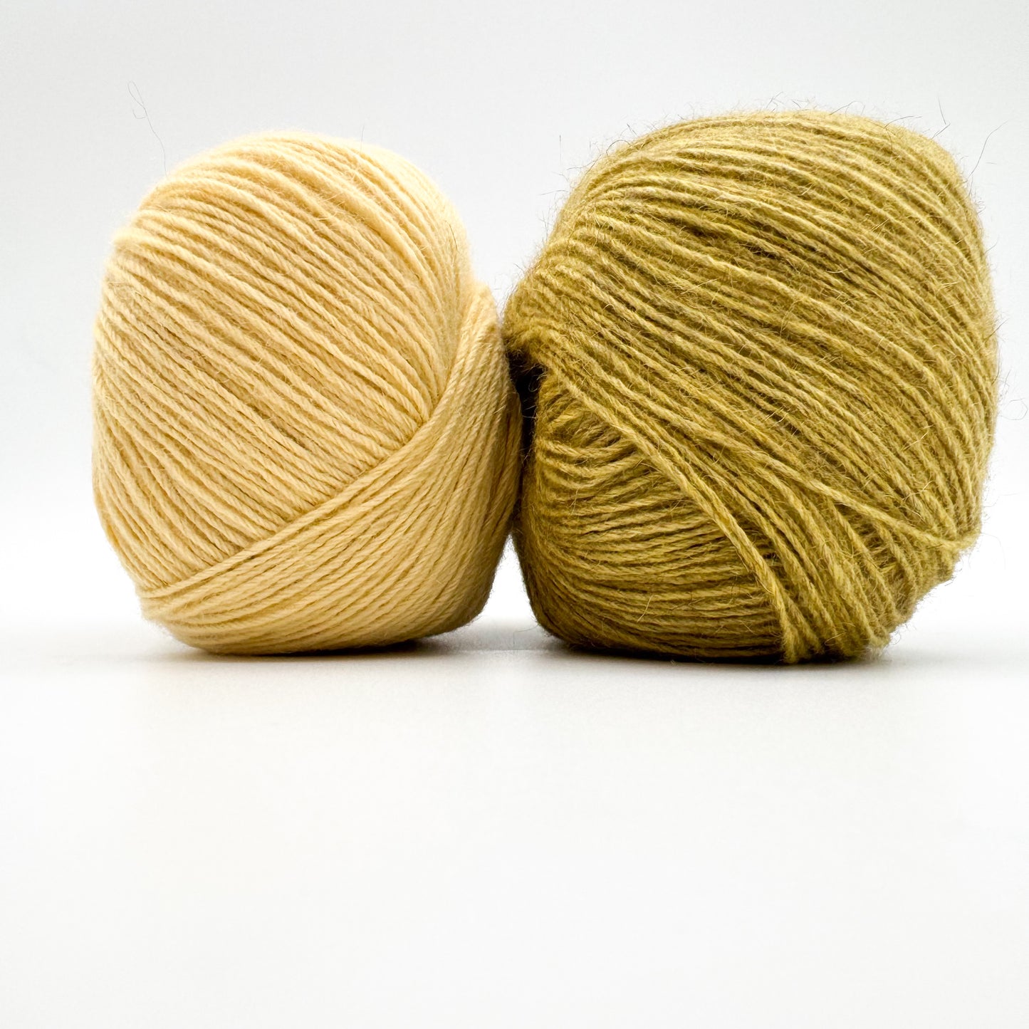 Possum garn i farven Lime Green – AKW Skala A luksusgarn med cashmere og mulberry silke