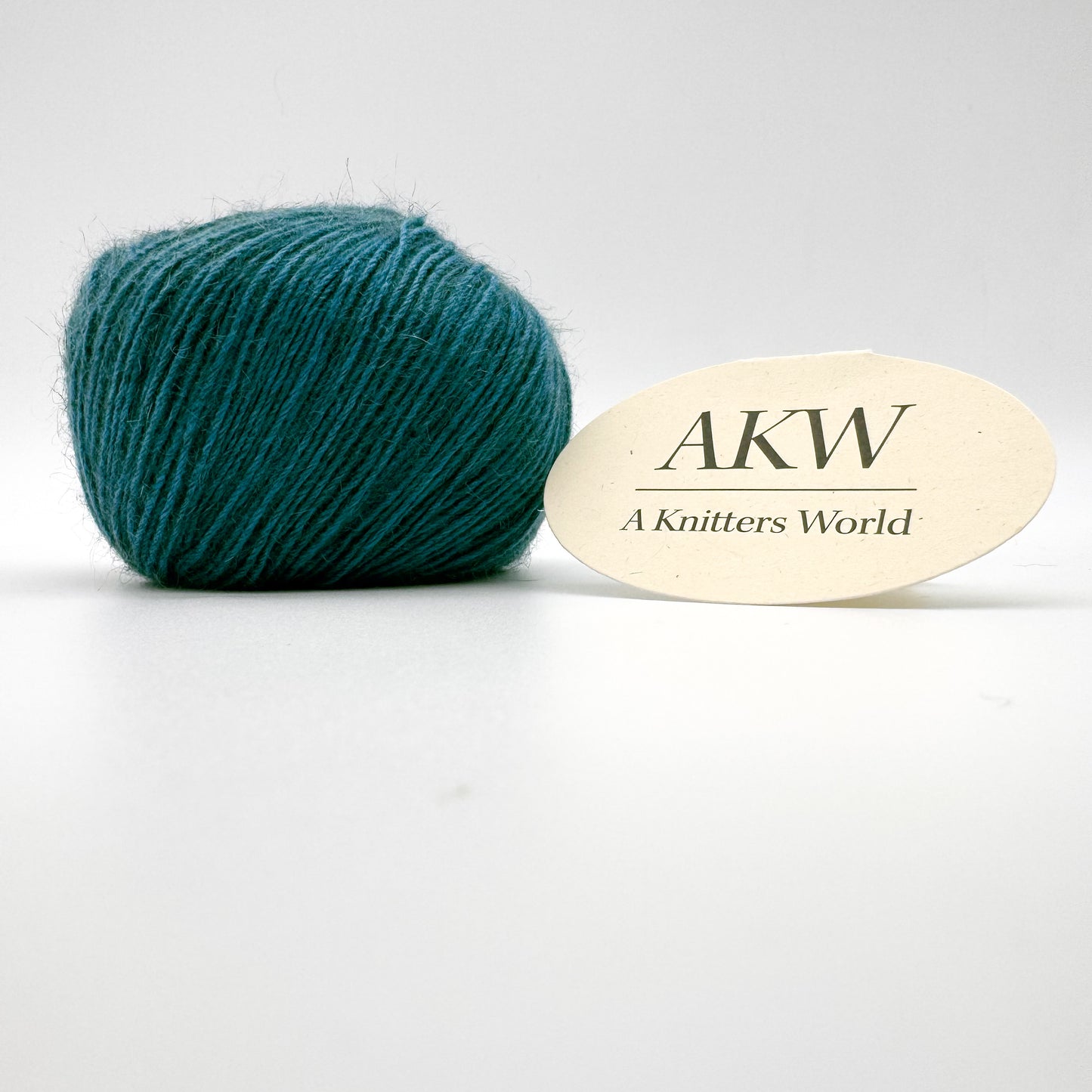 Possum garn i farven Teal – AKW Skala A luksusgarn med cashmere og mulberry silke